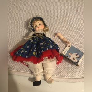 Vintage Madame Alexander “Gretel” Doll- 693 $12 or 🎉